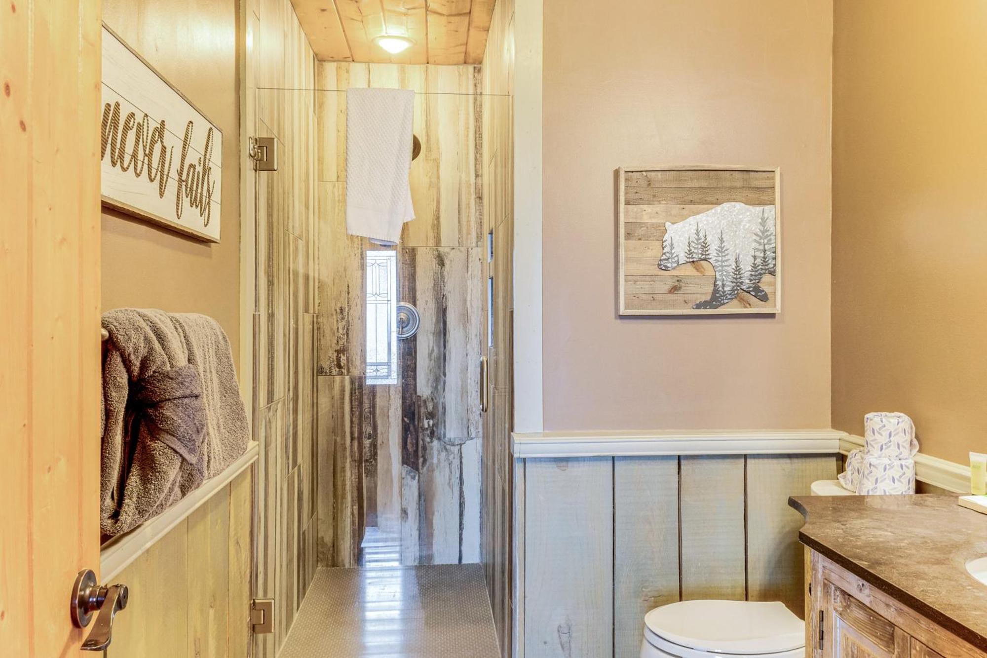 Spacious Gatlinburg Cabin With Hot Tub And Game Room! Εξωτερικό φωτογραφία